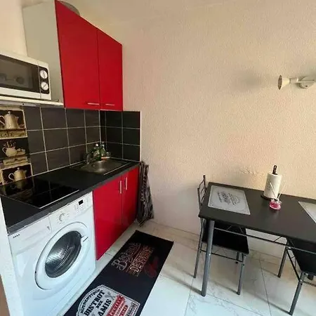Magnifique Studio Renove En Plein Centre Ville. * Nice